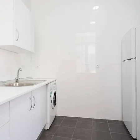 Sunny Apartment *